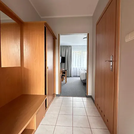 Bed & Breakfast Karat 4*