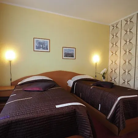 Karat Bed & Breakfast 4*