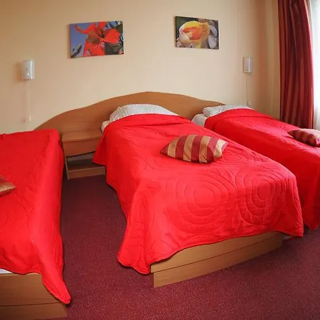 Karat Bed & Breakfast 4*